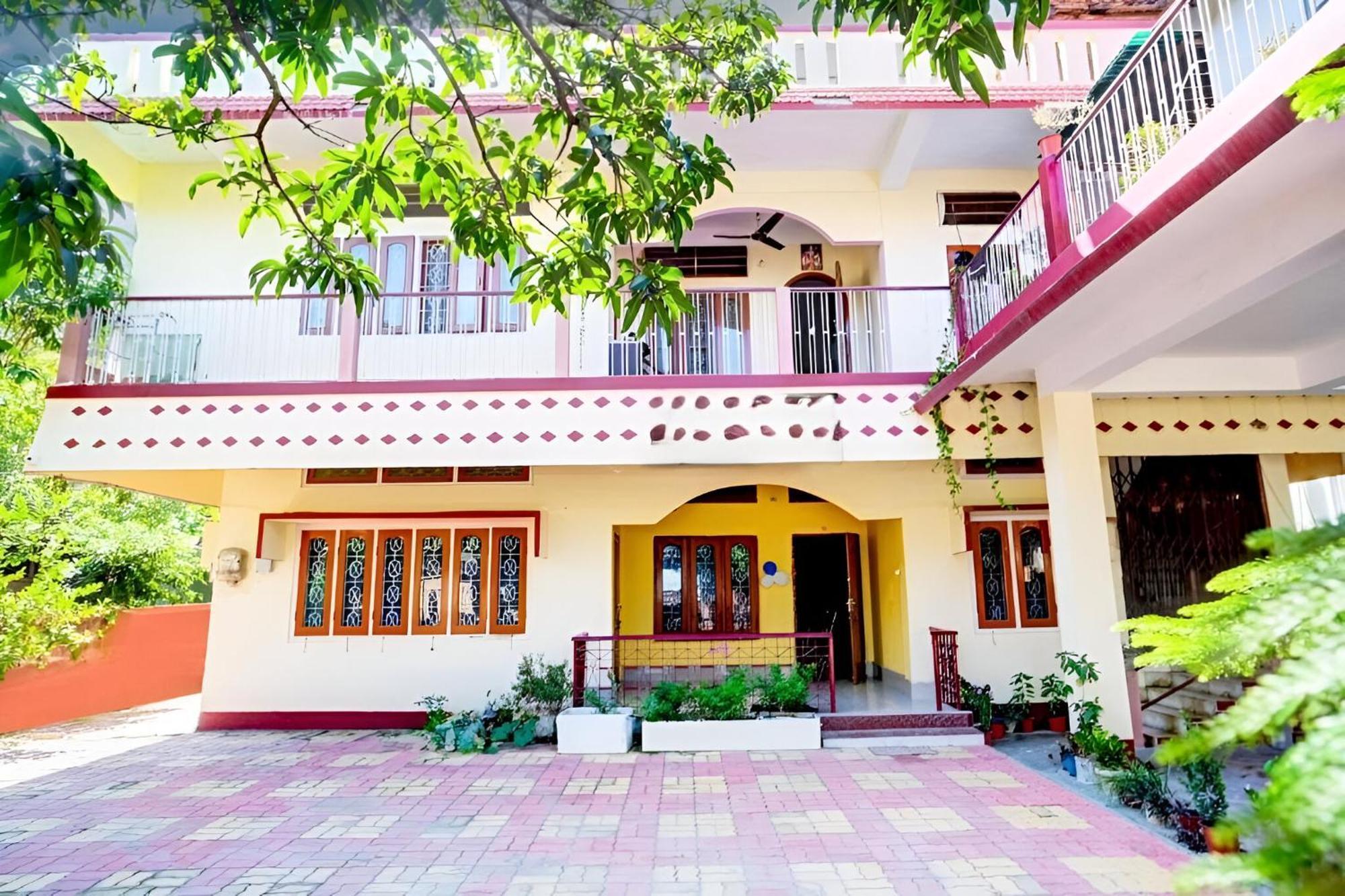 Capital Heritage Homestay Guwahati Exterior foto